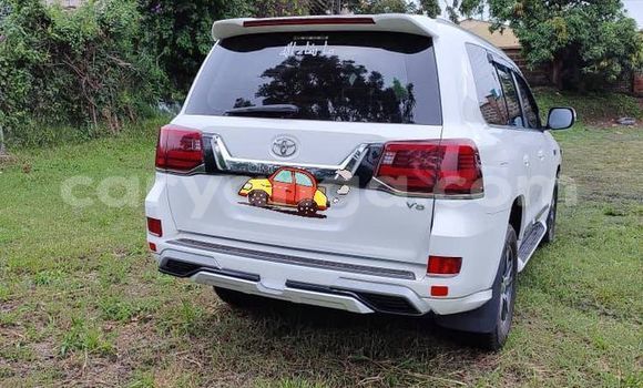 Nunua Ilio tumika Toyota Land Cruiser White Gari ndani ya Blantyre nchini Malawi Nunua Ilio tumika Toyota Land Cruiser White Gari ndani ya Blantyre nchini Malawi