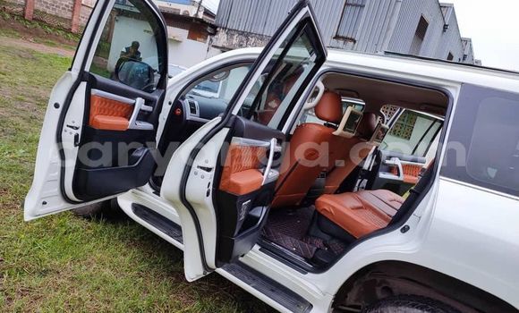Nunua Ilio tumika Toyota Land Cruiser White Gari ndani ya Blantyre nchini Malawi Nunua Ilio tumika Toyota Land Cruiser White Gari ndani ya Blantyre nchini Malawi