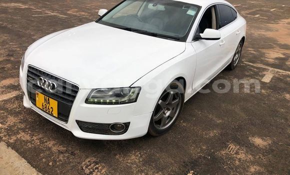 Acheter Occasion Voiture Audi A5 Blanc à Lilongwe, Malawi Acheter Occasion Voiture Audi A5 Blanc à Lilongwe, Malawi