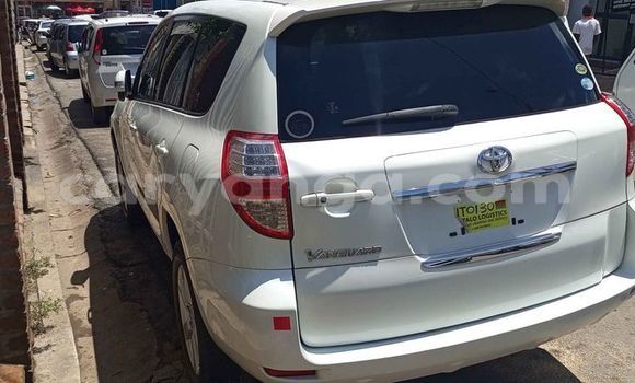 Nunua Ilio tumika Toyota Vanguard White Gari ndani ya Blantyre nchini Malawi Nunua Ilio tumika Toyota Vanguard White Gari ndani ya Blantyre nchini Malawi