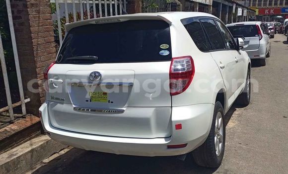 Nunua Ilio tumika Toyota Vanguard White Gari ndani ya Blantyre nchini Malawi Nunua Ilio tumika Toyota Vanguard White Gari ndani ya Blantyre nchini Malawi