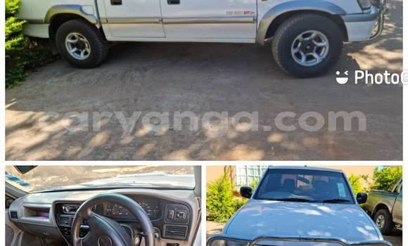 Acheter Occasion Voiture Isuzu KB Blanc à Blantyre, Malawi Acheter Occasion Voiture Isuzu KB Blanc à Blantyre, Malawi