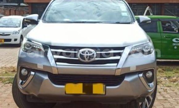 Acheter Occasion Voiture Toyota Fortuner Gris à Blantyre, Malawi Acheter Occasion Voiture Toyota Fortuner Gris à Blantyre, Malawi