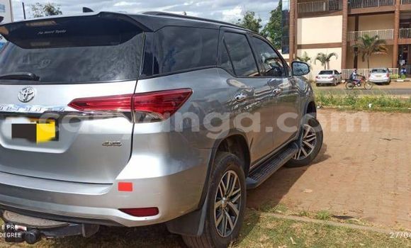 Acheter Occasion Voiture Toyota Fortuner Gris à Blantyre, Malawi Acheter Occasion Voiture Toyota Fortuner Gris à Blantyre, Malawi