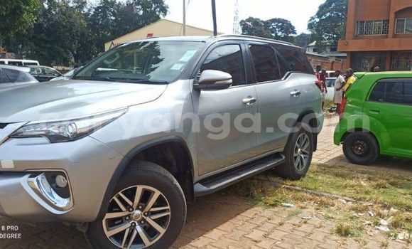 Acheter Occasion Voiture Toyota Fortuner Gris à Blantyre, Malawi Acheter Occasion Voiture Toyota Fortuner Gris à Blantyre, Malawi