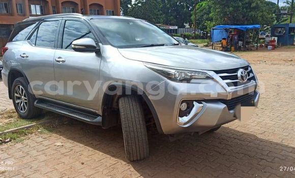 Acheter Occasion Voiture Toyota Fortuner Gris à Blantyre, Malawi Acheter Occasion Voiture Toyota Fortuner Gris à Blantyre, Malawi