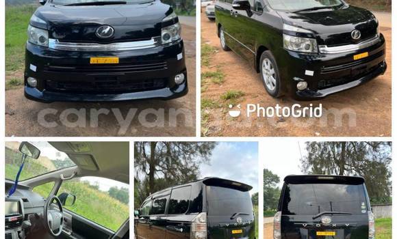 Acheter Occasion Voiture Toyota Voxy Noir à Blantyre, Malawi Acheter Occasion Voiture Toyota Voxy Noir à Blantyre, Malawi