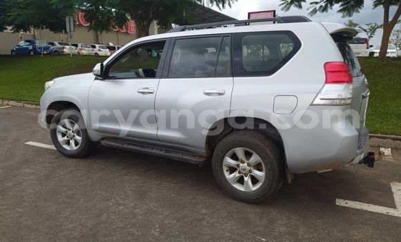 Acheter Occasion Voiture Toyota Land Cruiser Prado Gris à Lilongwe, Malawi Acheter Occasion Voiture Toyota Land Cruiser Prado Gris à Lilongwe, Malawi