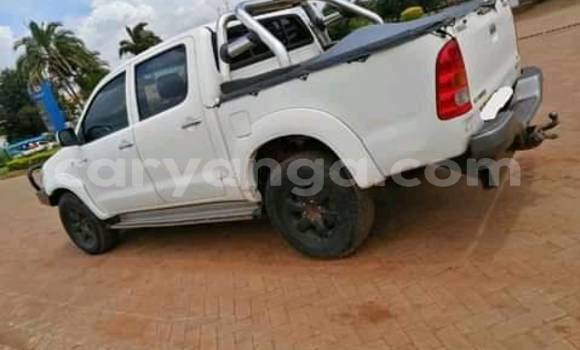 Acheter Occasion Voiture Toyota Hilux Blanc à Lilongwe, Malawi Acheter Occasion Voiture Toyota Hilux Blanc à Lilongwe, Malawi