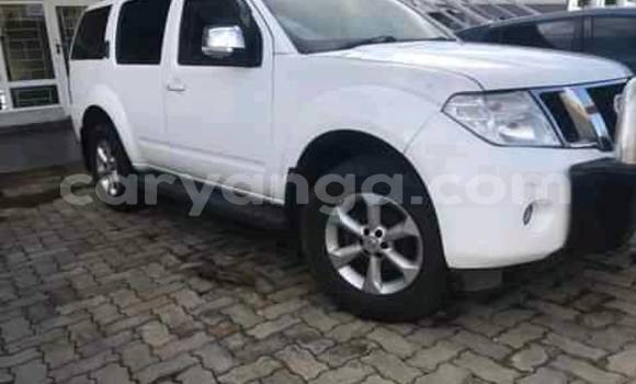Buy Used Nissan Pathfinder White Car in Blantyre in Malawi