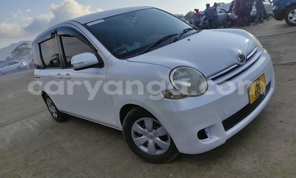 Nunua Ilio tumika Toyota Sienta Silver Gari ndani ya Blantyre nchini Malawi Nunua Ilio tumika Toyota Sienta Silver Gari ndani ya Blantyre nchini Malawi