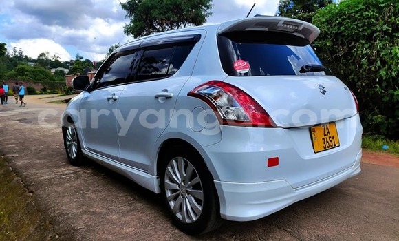 Nunua Ilio tumika Suzuki Swift White Gari ndani ya Blantyre nchini Malawi Nunua Ilio tumika Suzuki Swift White Gari ndani ya Blantyre nchini Malawi