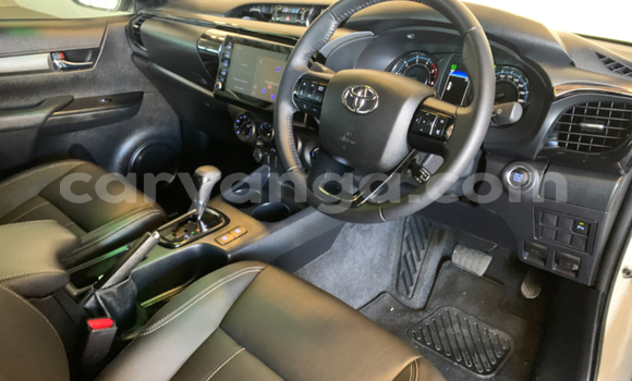 Nunua Ilio tumika Toyota Hilux White Gari ndani ya Blantyre nchini Malawi Nunua Ilio tumika Toyota Hilux White Gari ndani ya Blantyre nchini Malawi