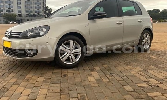 Nunua Ilio tumika Volkswagen Golf Beige Gari ndani ya Lilongwe nchini Malawi Nunua Ilio tumika Volkswagen Golf Beige Gari ndani ya Lilongwe nchini Malawi