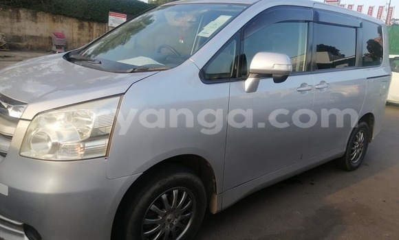 Nunua Ilio tumika Toyota Noah Silver Gari ndani ya Blantyre nchini Malawi Nunua Ilio tumika Toyota Noah Silver Gari ndani ya Blantyre nchini Malawi