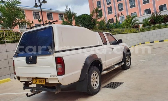 Nunua Ilio tumika Nissan Hardbody White Gari ndani ya Blantyre nchini Malawi Nunua Ilio tumika Nissan Hardbody White Gari ndani ya Blantyre nchini Malawi