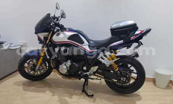 Acheter Occasion Moto Yamaha TENERE Bleu à Blantyre, Malawi Acheter Occasion Moto Yamaha TENERE Bleu à Blantyre, Malawi