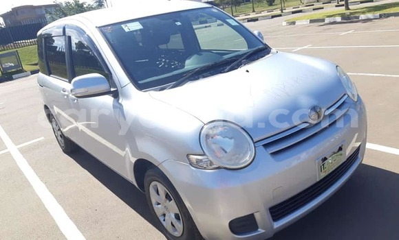 Buy Used Toyota Sienta White Car in Lilongwe in Malawi Buy Used Toyota Sienta White Car in Lilongwe in Malawi