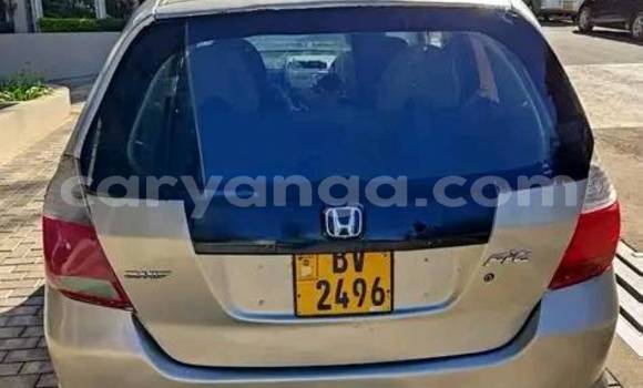 Nunua Ilio tumika Honda FIT Silver Gari ndani ya Lilongwe nchini Malawi Nunua Ilio tumika Honda FIT Silver Gari ndani ya Lilongwe nchini Malawi