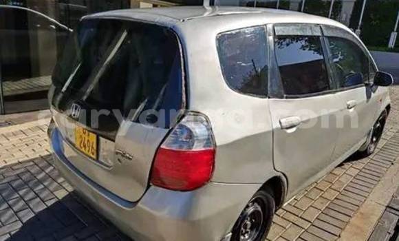 Nunua Ilio tumika Honda FIT Silver Gari ndani ya Lilongwe nchini Malawi Nunua Ilio tumika Honda FIT Silver Gari ndani ya Lilongwe nchini Malawi