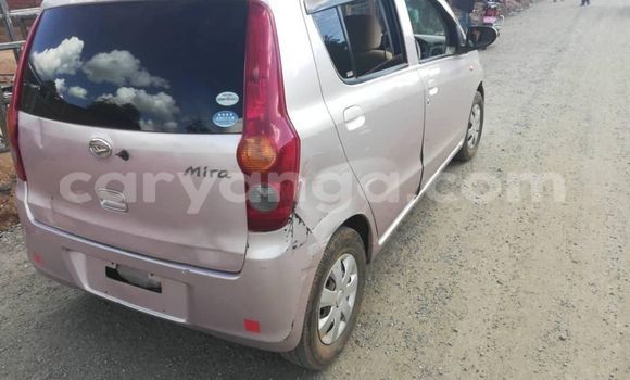 Nunua Ilio tumika Daihatsu Mira Silver Gari ndani ya Lilongwe nchini Malawi Nunua Ilio tumika Daihatsu Mira Silver Gari ndani ya Lilongwe nchini Malawi