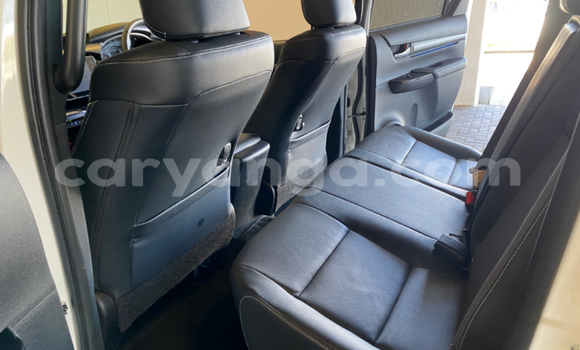 Nunua Ilio tumika Toyota Hilux White Gari ndani ya Blantyre nchini Malawi Nunua Ilio tumika Toyota Hilux White Gari ndani ya Blantyre nchini Malawi