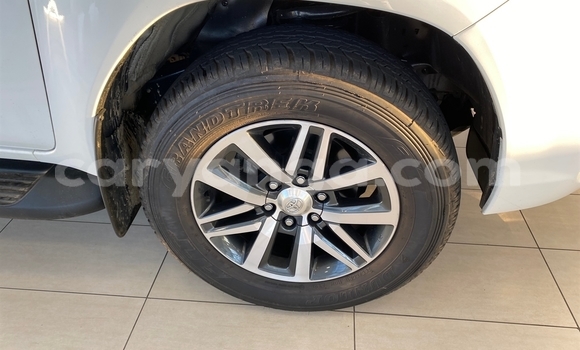 Nunua Ilio tumika Toyota Hilux White Gari ndani ya Blantyre nchini Malawi Nunua Ilio tumika Toyota Hilux White Gari ndani ya Blantyre nchini Malawi