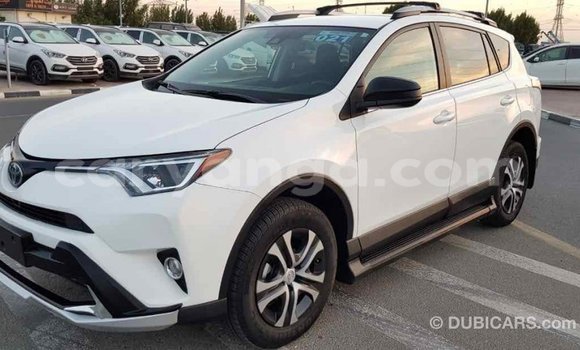Nunua Imported Toyota RAV4 White Gari ndani ya Import - Dubai nchini Malawi Nunua Imported Toyota RAV4 White Gari ndani ya Import - Dubai nchini Malawi