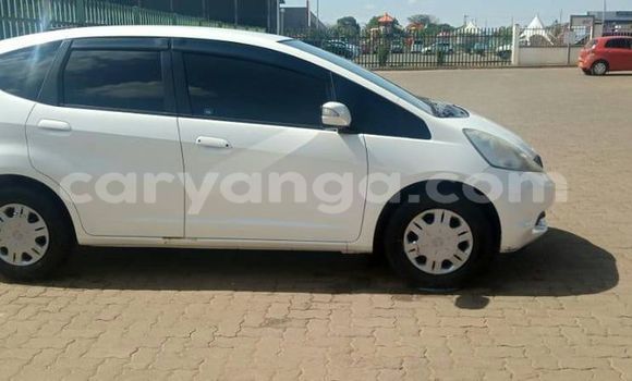 Buy Used Honda FIT White Car in Blantyre in Malawi