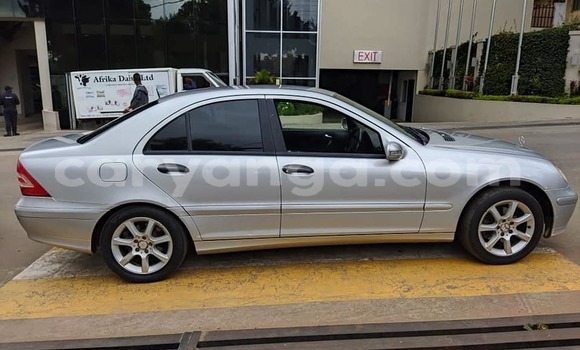 Acheter Occasion Voiture Mercedes‒Benz E–Class Gris à Blantyre, Malawi Acheter Occasion Voiture Mercedes‒Benz E–Class Gris à Blantyre, Malawi