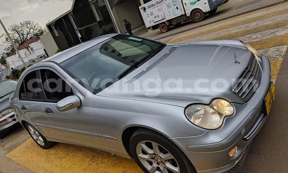 Acheter Occasion Voiture Mercedes‒Benz E–Class Gris à Blantyre, Malawi Acheter Occasion Voiture Mercedes‒Benz E–Class Gris à Blantyre, Malawi