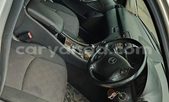 Acheter Occasion Voiture Mercedes‒Benz E–Class Gris à Blantyre, Malawi Acheter Occasion Voiture Mercedes‒Benz E–Class Gris à Blantyre, Malawi