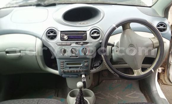 Acheter Occasion Voiture Toyota Vitz Blanc à Blantyre, Malawi Acheter Occasion Voiture Toyota Vitz Blanc à Blantyre, Malawi