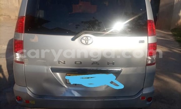 Acheter Occasion Voiture Toyota Noah Gris à Blantyre, Malawi Acheter Occasion Voiture Toyota Noah Gris à Blantyre, Malawi