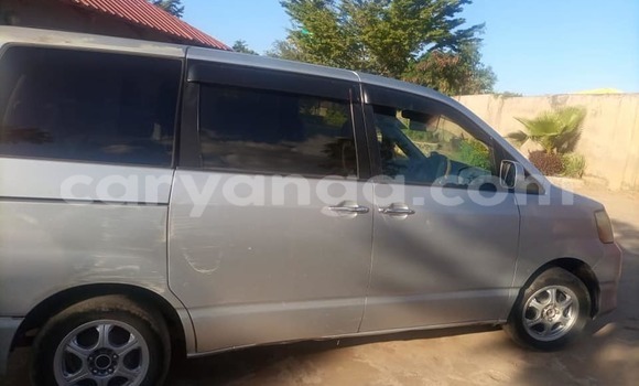 Acheter Occasion Voiture Toyota Noah Gris à Blantyre, Malawi Acheter Occasion Voiture Toyota Noah Gris à Blantyre, Malawi