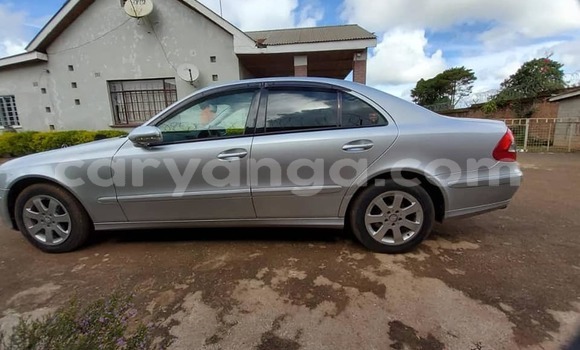 Acheter Occasion Voiture Mercedes‒Benz E–Class Gris à Blantyre, Malawi Acheter Occasion Voiture Mercedes‒Benz E–Class Gris à Blantyre, Malawi