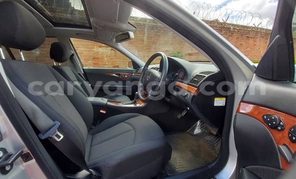 Acheter Occasion Voiture Mercedes‒Benz E–Class Gris à Blantyre, Malawi Acheter Occasion Voiture Mercedes‒Benz E–Class Gris à Blantyre, Malawi