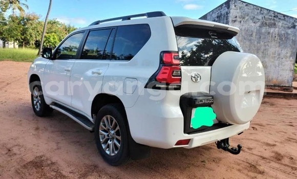 Acheter Occasion Voiture Toyota Land Cruiser Prado Blanc à Blantyre, Malawi Acheter Occasion Voiture Toyota Land Cruiser Prado Blanc à Blantyre, Malawi