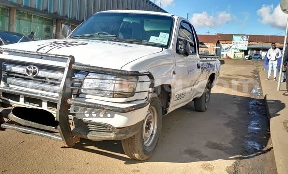 Buy Used Toyota Hilux White Car in Blantyre in Malawi Buy Used Toyota Hilux White Car in Blantyre in Malawi