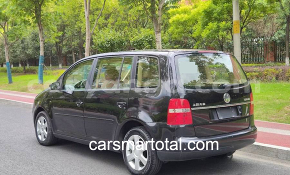 Buy Used Volkswagen Touran Silver Car in Rumphi in Rumphi Buy Used Volkswagen Touran Silver Car in Rumphi in Rumphi