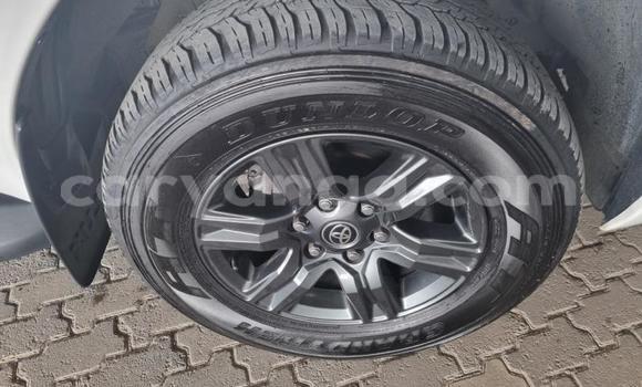 Nunua Ilio tumika Toyota Hilux White Gari ndani ya Blantyre nchini Malawi Nunua Ilio tumika Toyota Hilux White Gari ndani ya Blantyre nchini Malawi