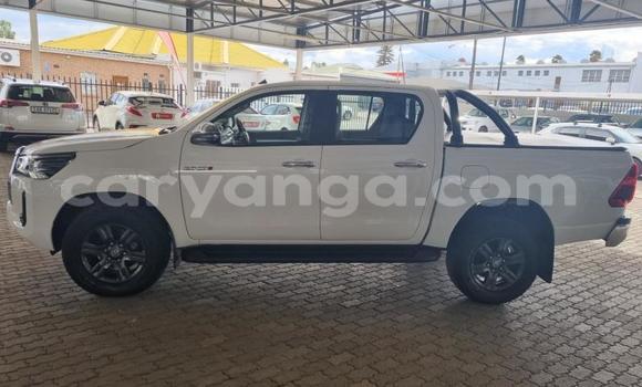 Nunua Ilio tumika Toyota Hilux White Gari ndani ya Blantyre nchini Malawi Nunua Ilio tumika Toyota Hilux White Gari ndani ya Blantyre nchini Malawi