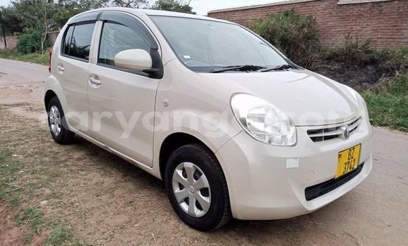 Acheter Occasion Voiture Toyota Passo Blanc à Blantyre, Malawi Acheter Occasion Voiture Toyota Passo Blanc à Blantyre, Malawi