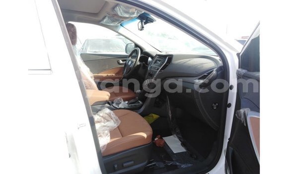 Nunua Imported Hyundai Santa Fe White Gari ndani ya Import - Dubai nchini Malawi Nunua Imported Hyundai Santa Fe White Gari ndani ya Import - Dubai nchini Malawi