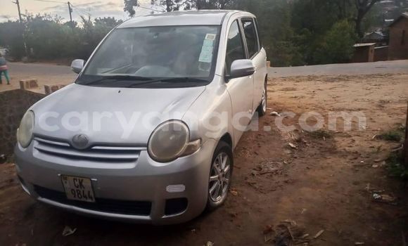 Buy Used Toyota Sienta Silver Car in Blantyre in Malawi Buy Used Toyota Sienta Silver Car in Blantyre in Malawi