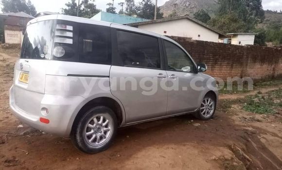 Buy Used Toyota Sienta Silver Car in Blantyre in Malawi Buy Used Toyota Sienta Silver Car in Blantyre in Malawi