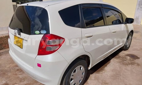 Nunua Ilio tumika Honda FIT White Gari ndani ya Lilongwe nchini Malawi Nunua Ilio tumika Honda FIT White Gari ndani ya Lilongwe nchini Malawi