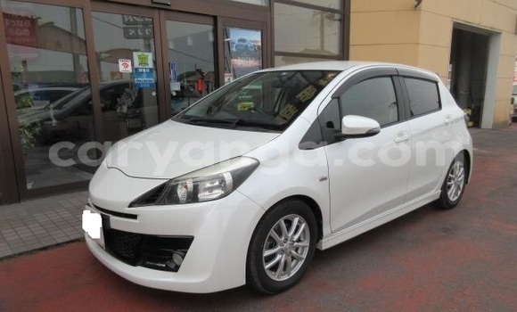 Buy Used Toyota Vitz White Car in Mwanza in Mwanza Buy Used Toyota Vitz White Car in Mwanza in Mwanza