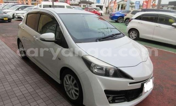 Buy Used Toyota Vitz White Car in Mwanza in Mwanza Buy Used Toyota Vitz White Car in Mwanza in Mwanza