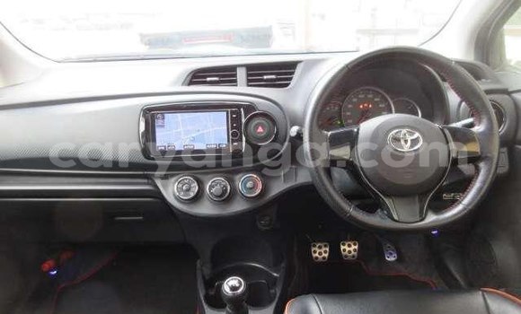 Buy Used Toyota Vitz White Car in Mwanza in Mwanza Buy Used Toyota Vitz White Car in Mwanza in Mwanza